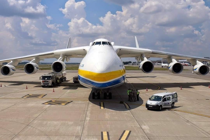 ✈