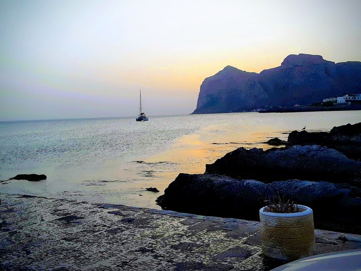 al sorgere del sole