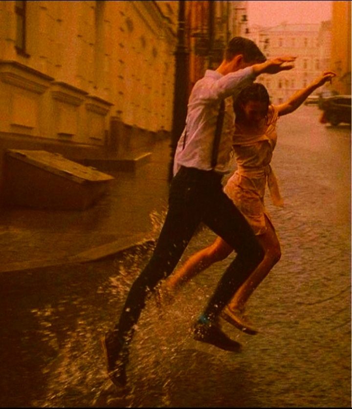Y❤️ Dancing in the autumn rain