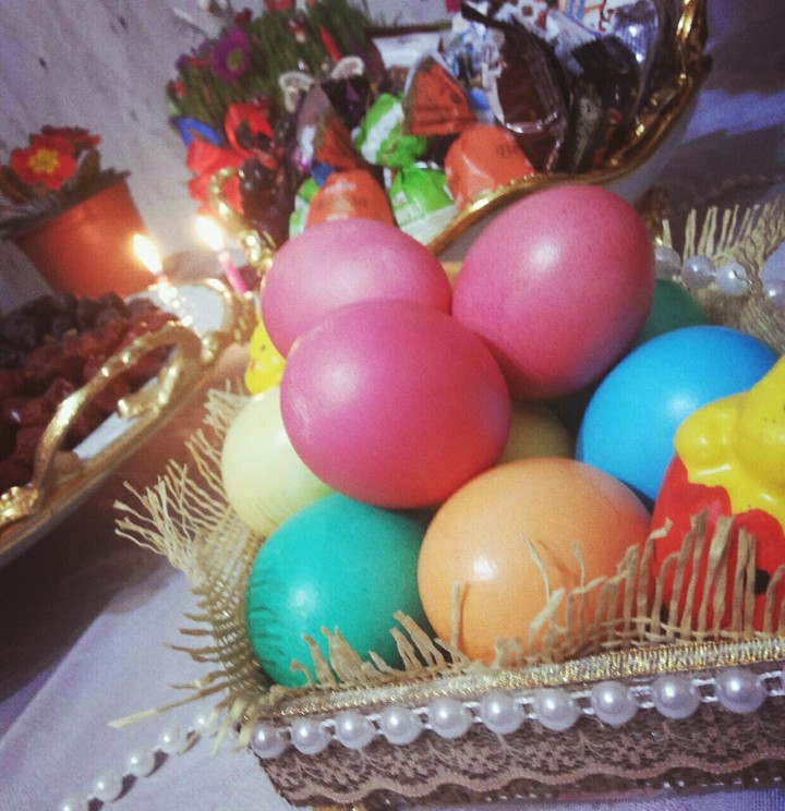 color eggs