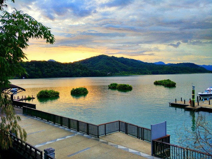 sun moon lake
