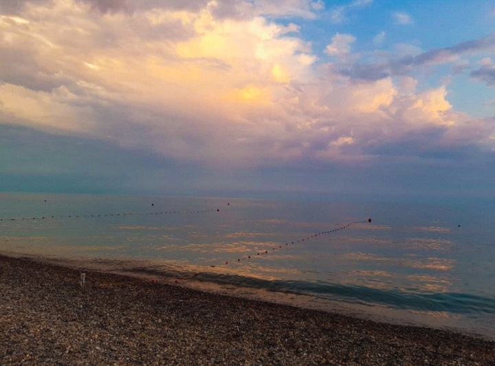 Золотой закат на море