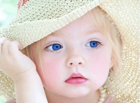 Blue eye baby...