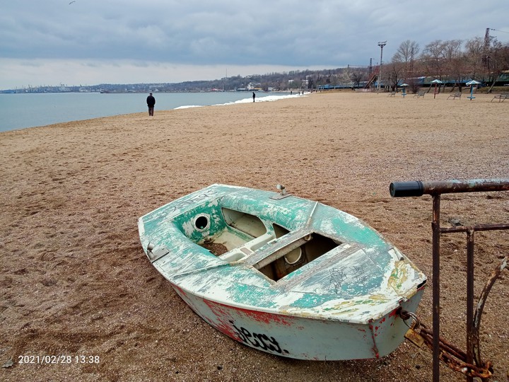 boat on the beach