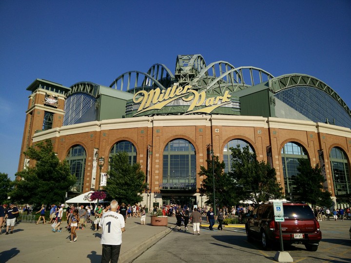 Milwaukee Brewer's stadium