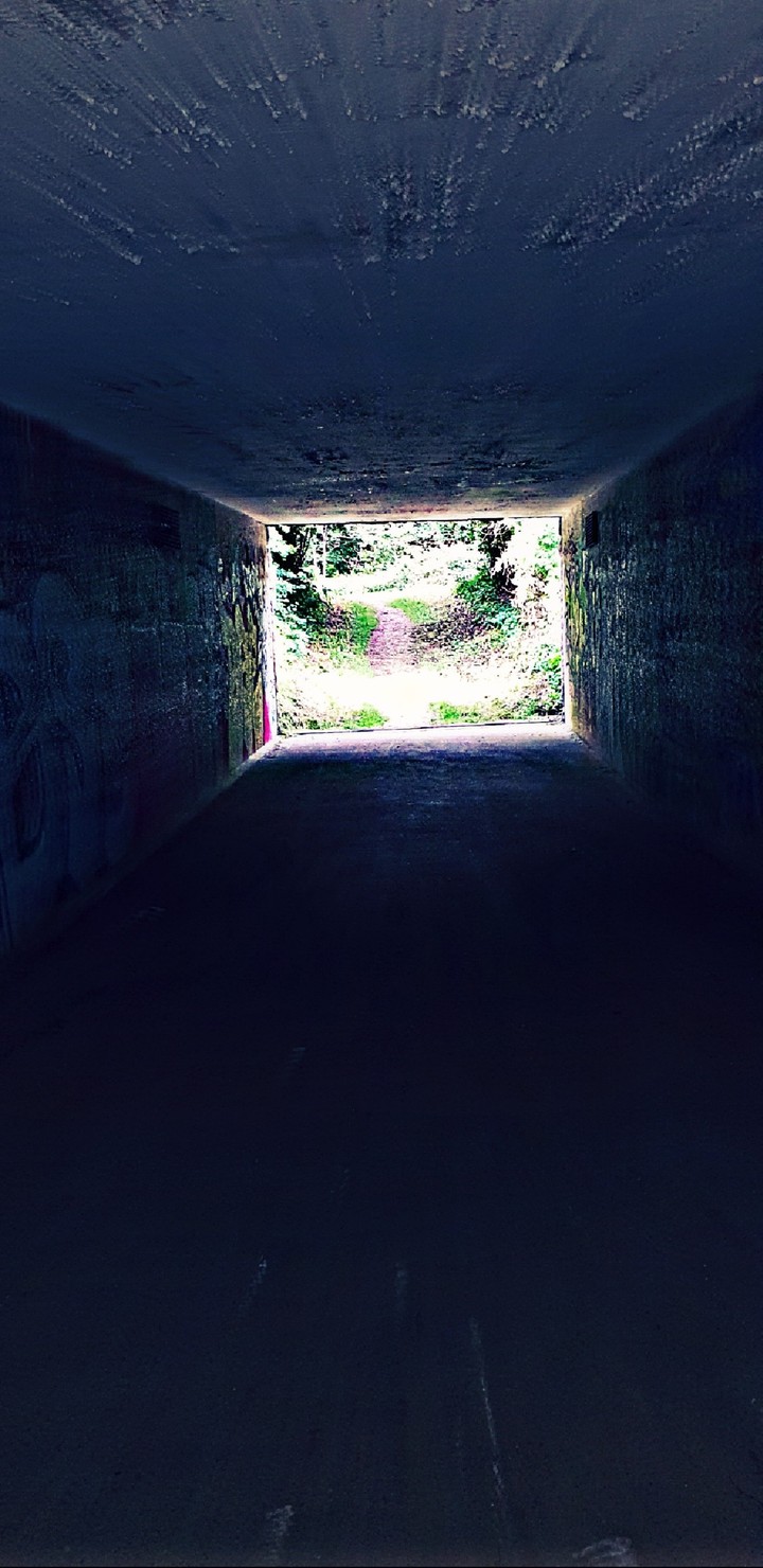 Dunkler Tunnel