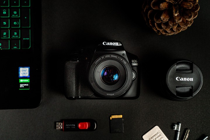 DSLR CANON 1300D