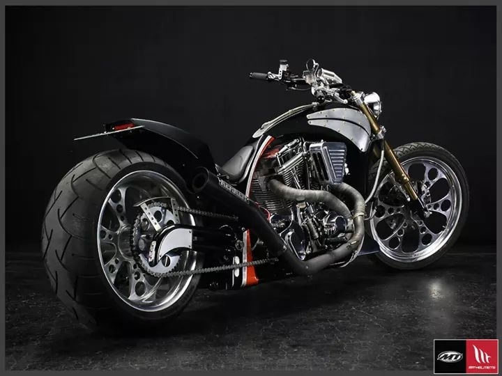 HARLEY DAVIDSON