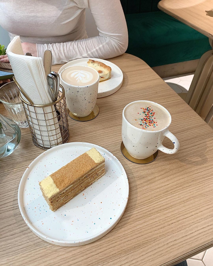 Cake & Coffee