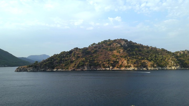 Море
