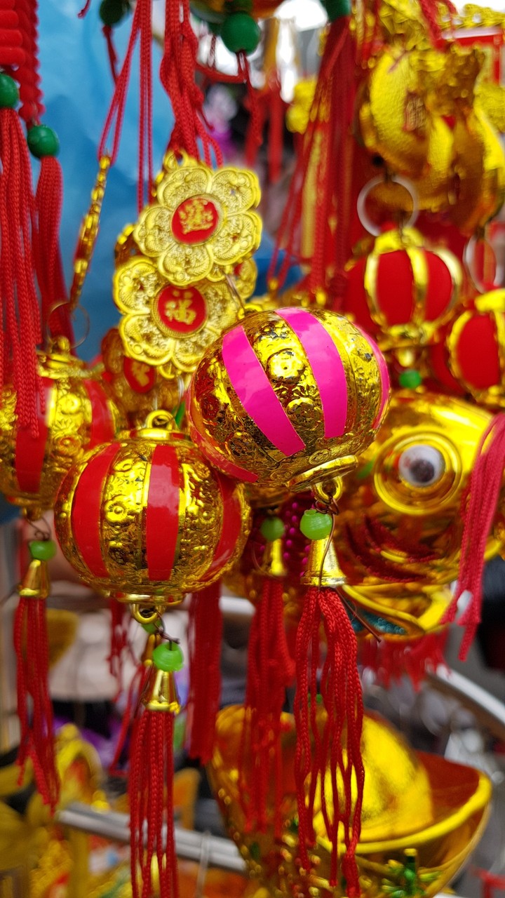 Lucky tings at Cho Lon market