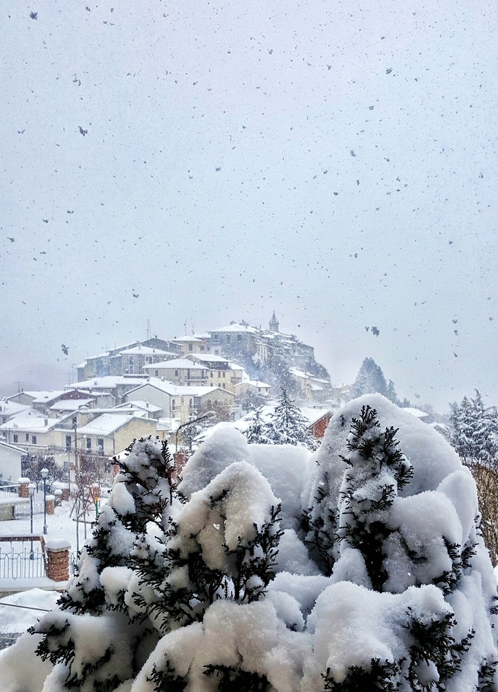 It's snowing