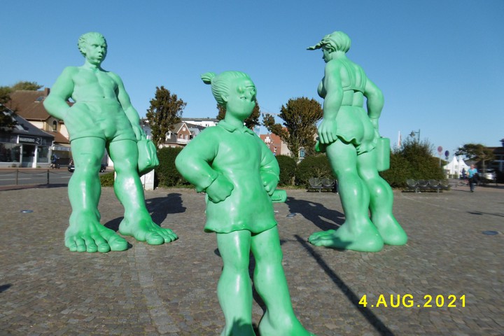 Statue