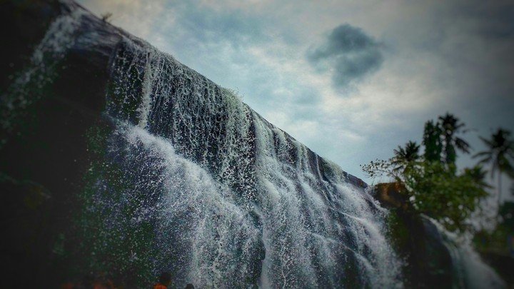 Mobile click  
Samsung E7