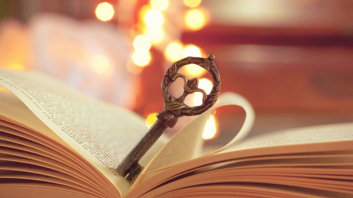 книга и ключи