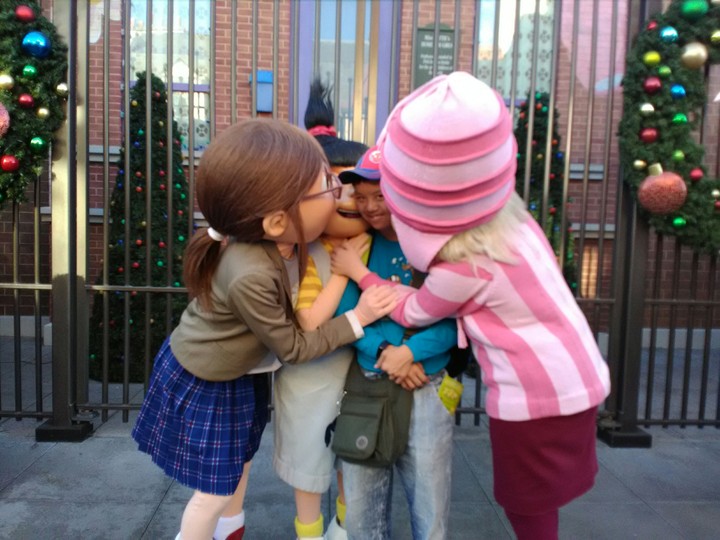 girl kiss