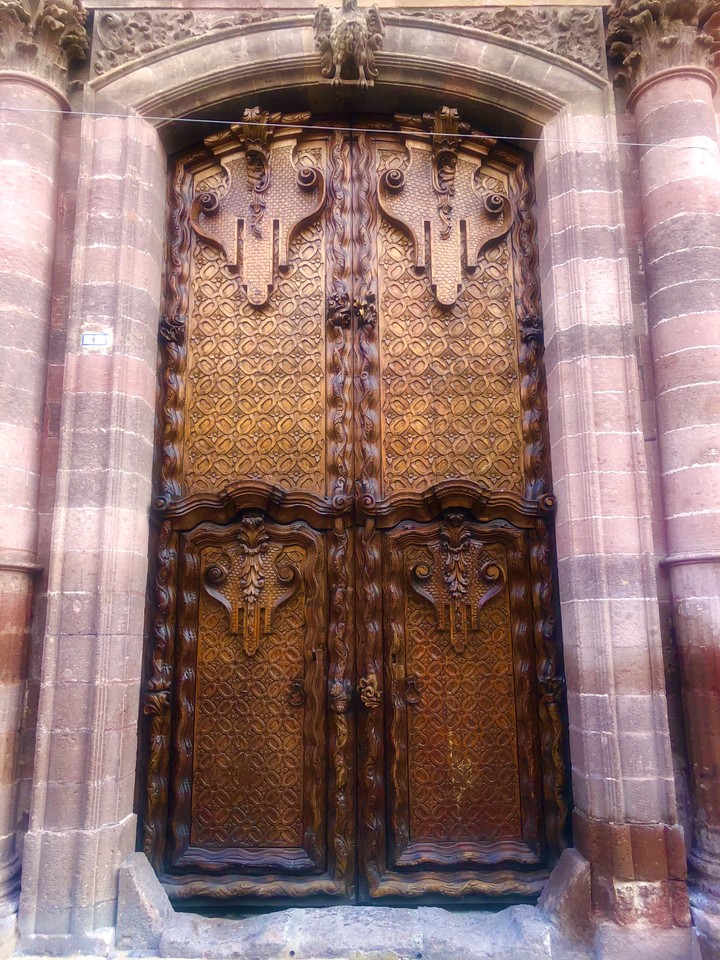 Portón Colonial