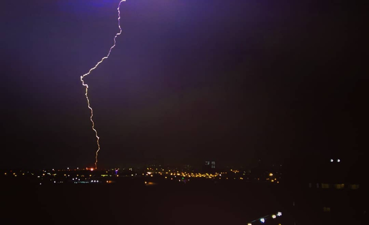 Ekbatan night city + thunder