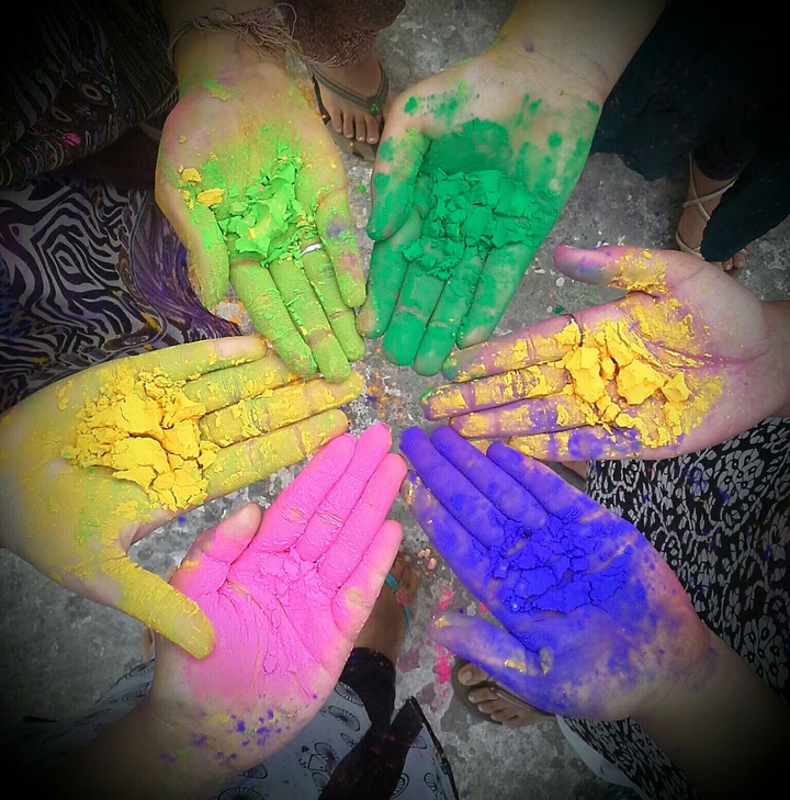 holi