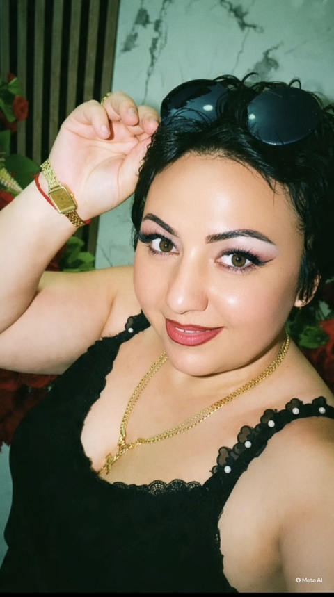 Cheek, Eyebrow, Lips