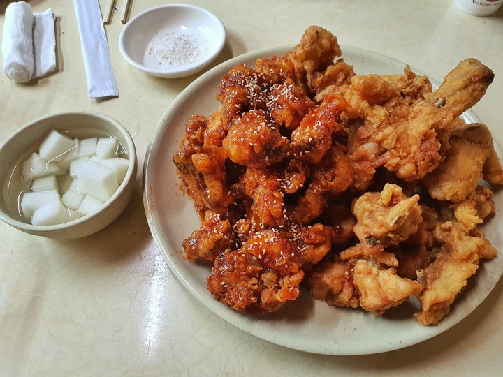 Korea chiken 치킨 군위통닭 tongdak