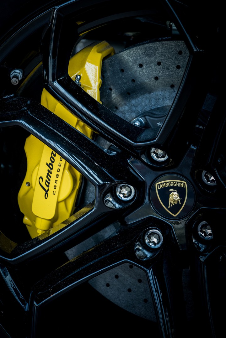 Lamborghini wheel