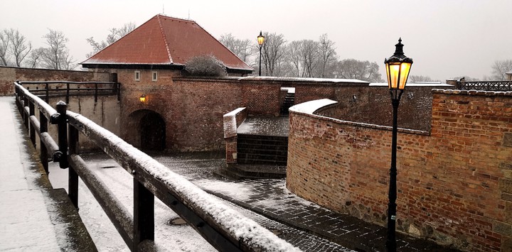 Old_castle winter fort gate