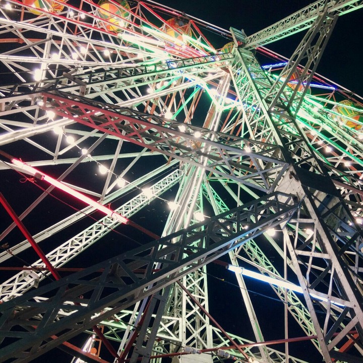 Ferris giant wheel.