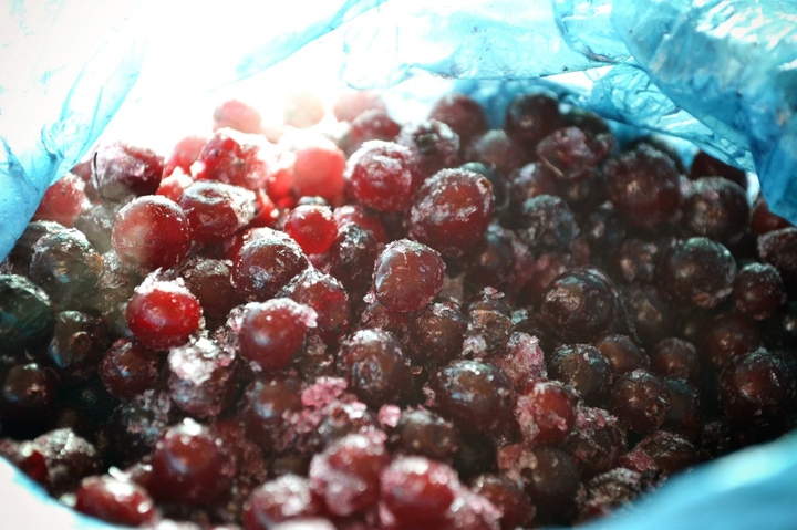 Frozen cranberries