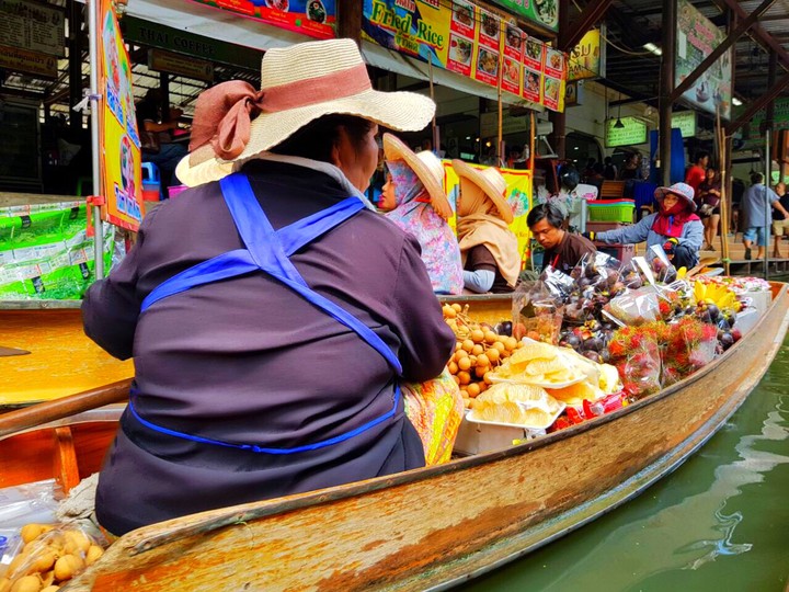 Damnoen Saduak Floating Market