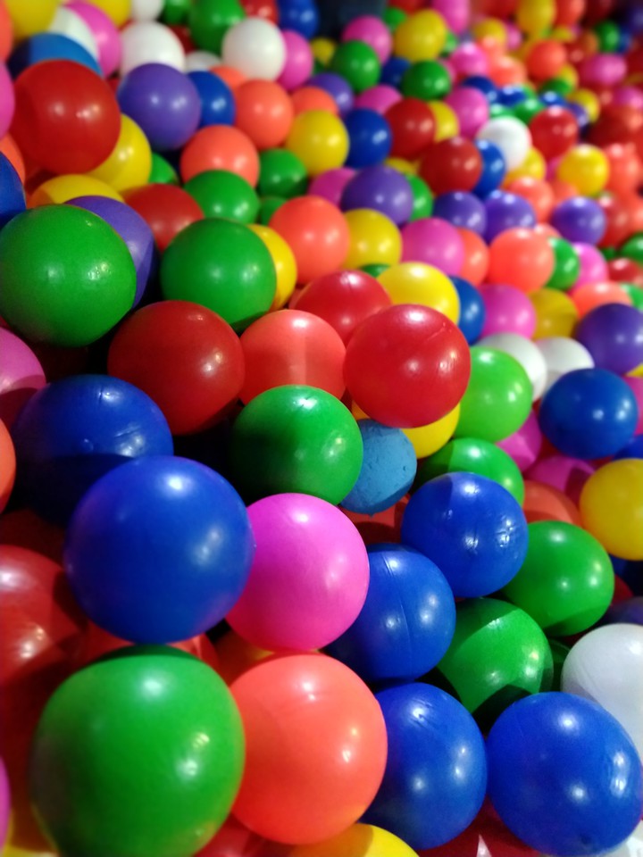 playarea colorfull balls