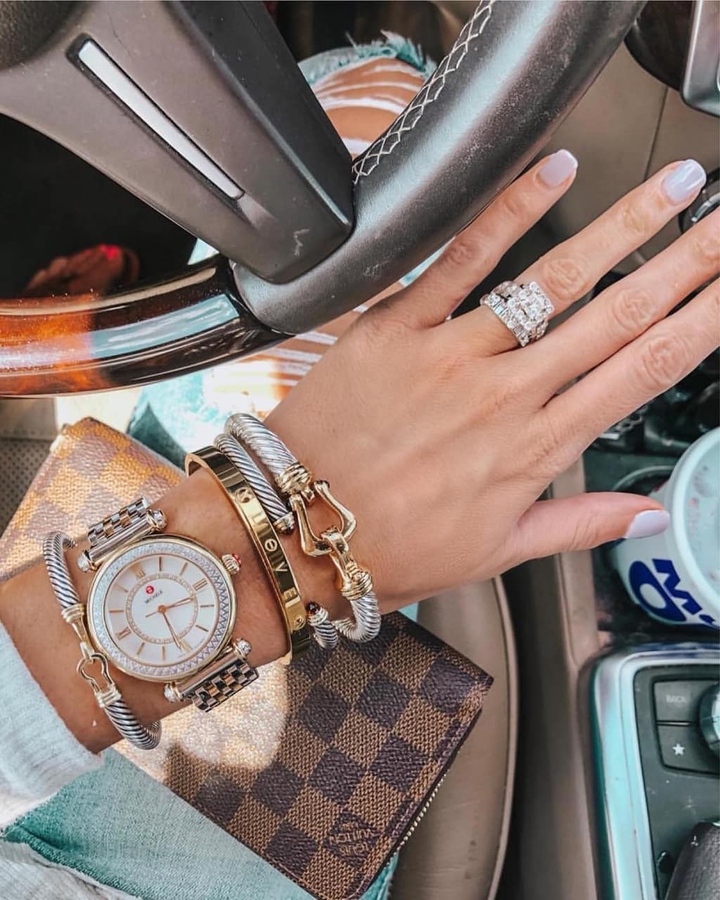 ⌚