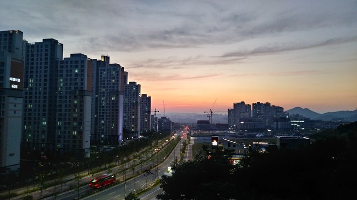 도시의 노을