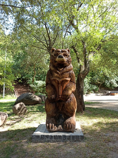 Wooden bear