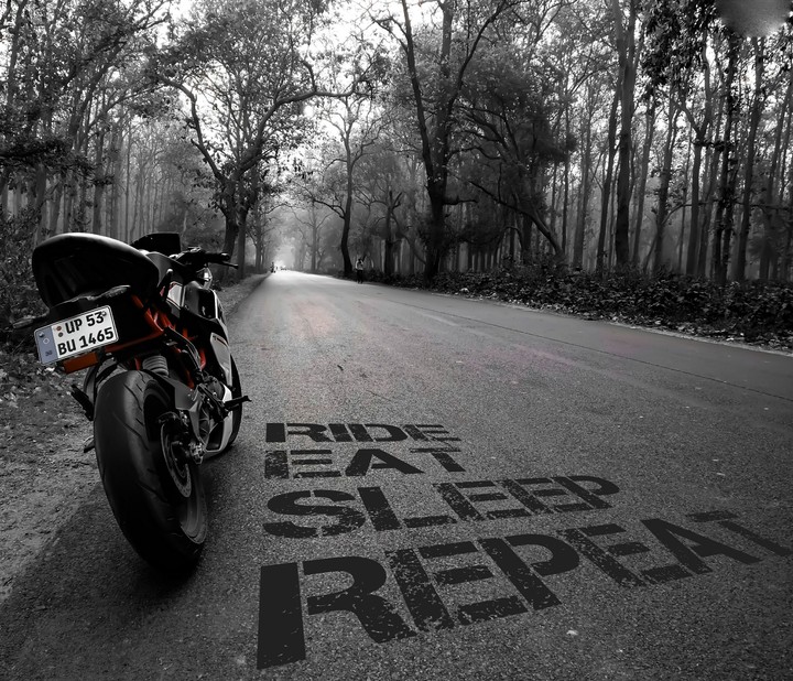 KTM RC 390 - THE HOT KNIFE