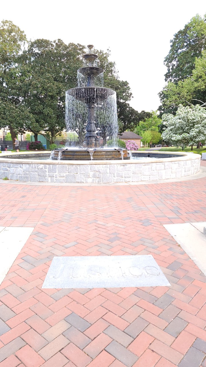 water fountain tattnal Sq park
