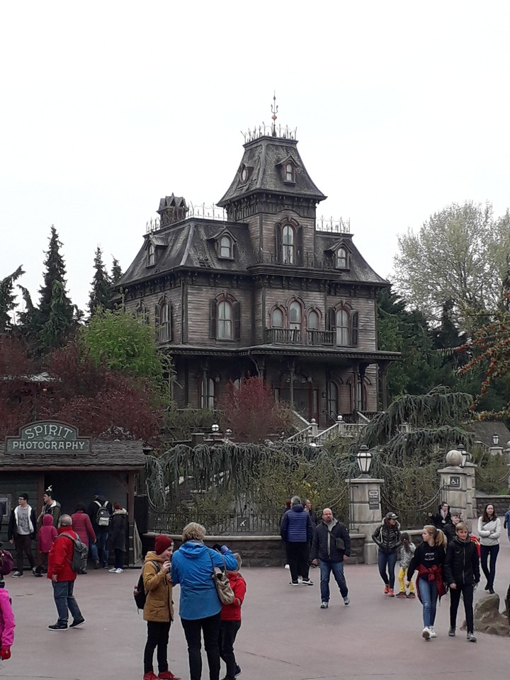 Phantom manor