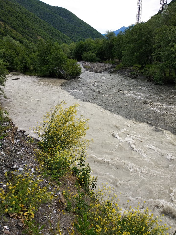 Aragvi - one river, two colours