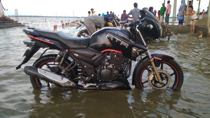 Apache RTR 160 Bike