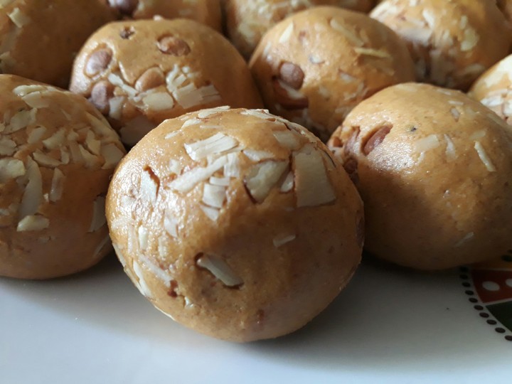 Besan Laddu,