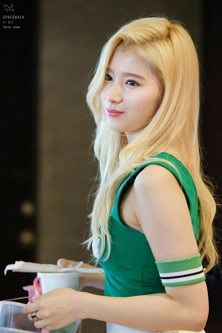 Twice Sana