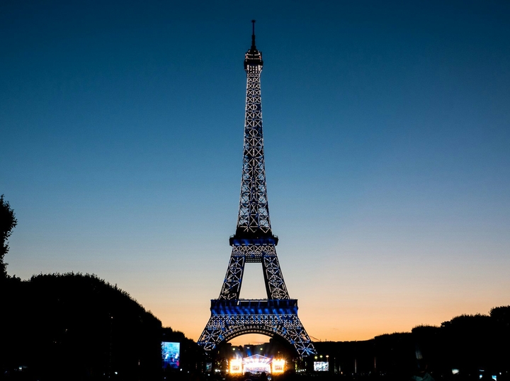 Hola paris