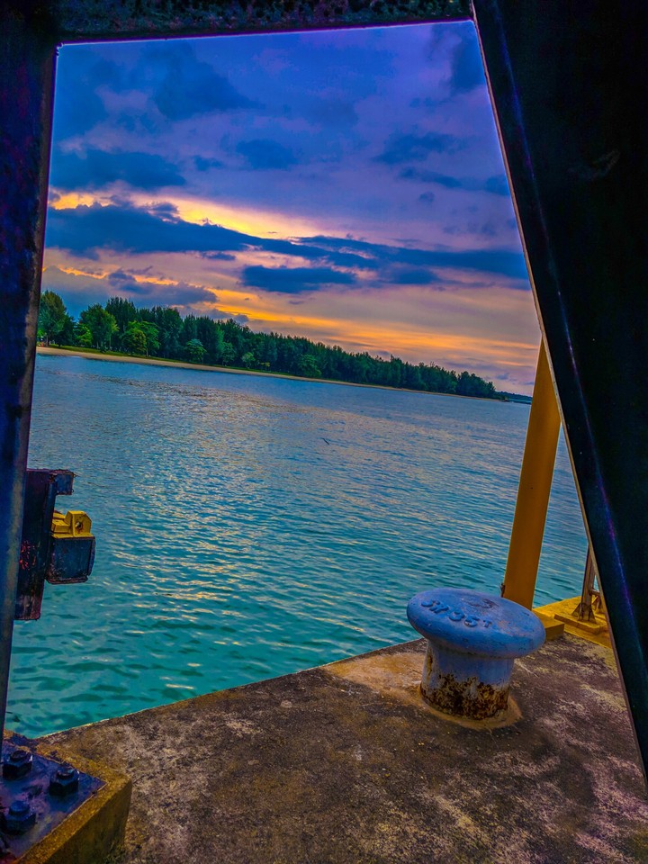 Frame of the Sea