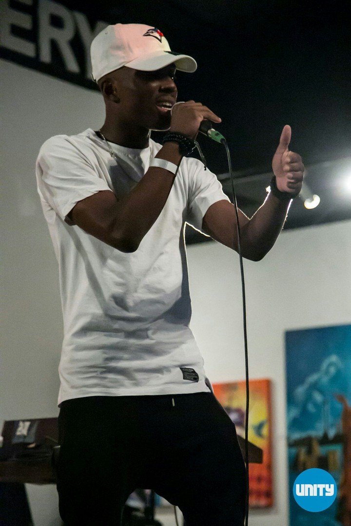 Timothy Spokes performing