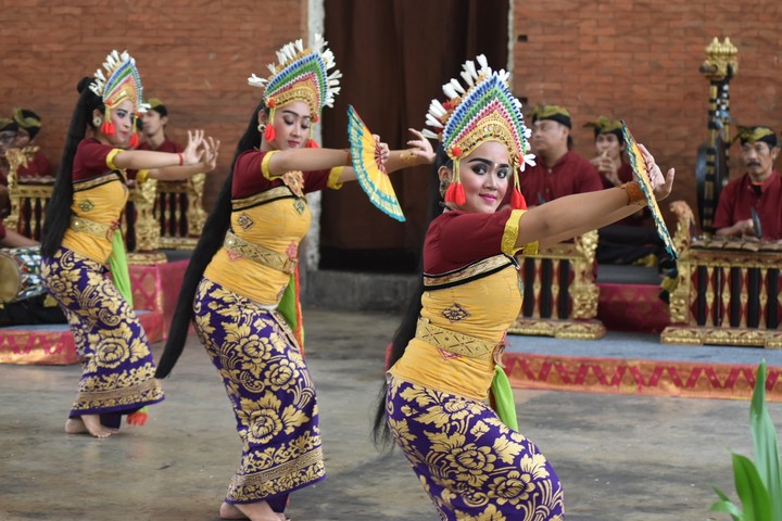 dancers