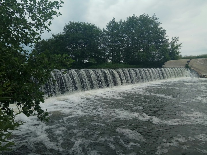 вода