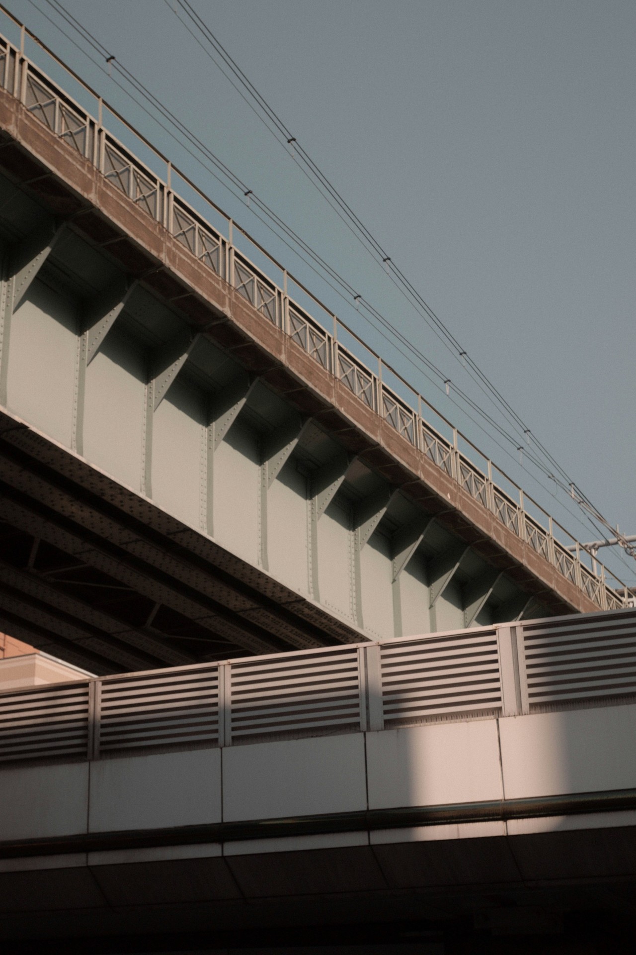 ταπετσαρίες Bridge, Metal