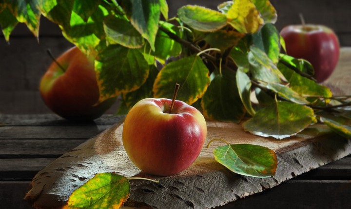fresh apples
