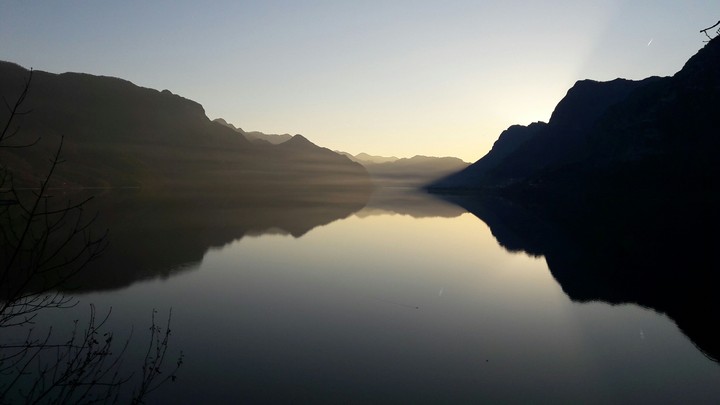 lake idro