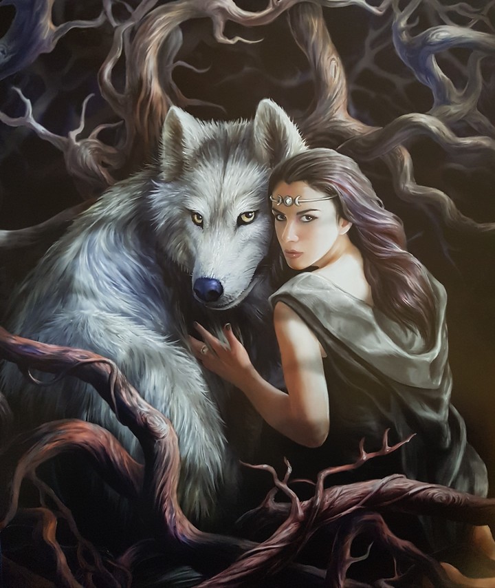 Anne Stokes